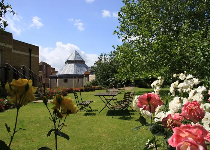 Canterbury Cathedral Lodge
